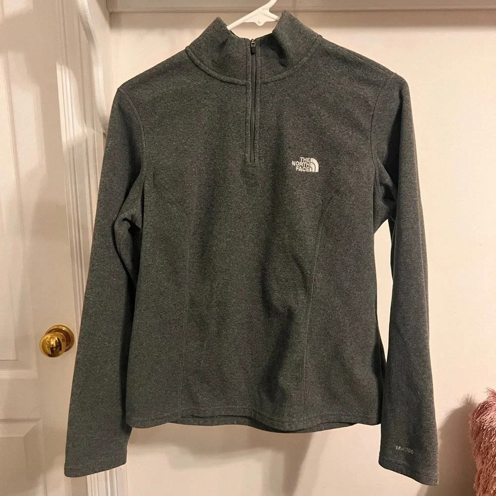 The North Face Quarter Zip Gray Pullover